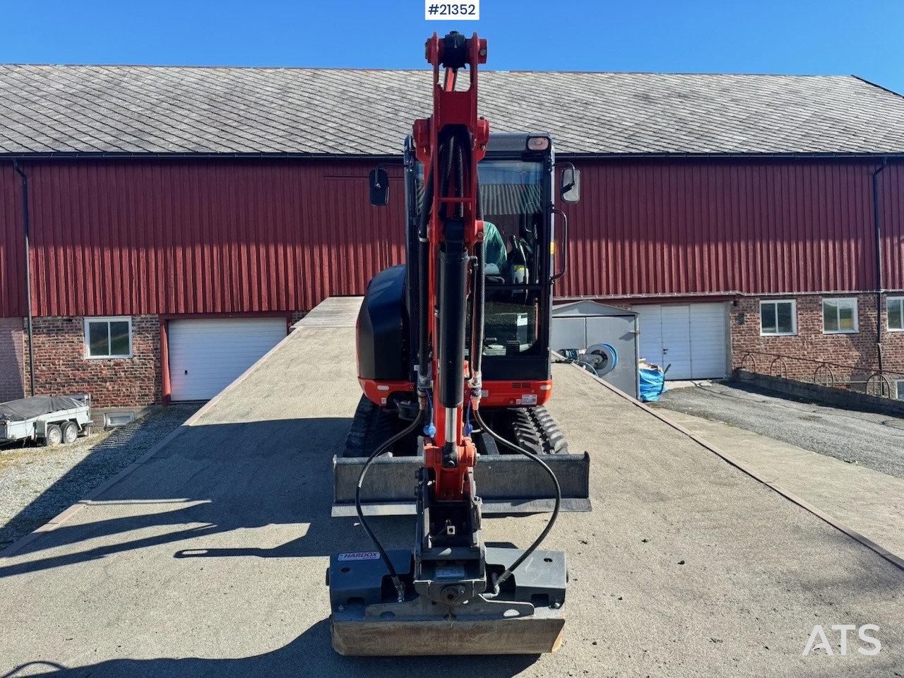 מיני מחפר Kubota KX027-4: תמונה 9