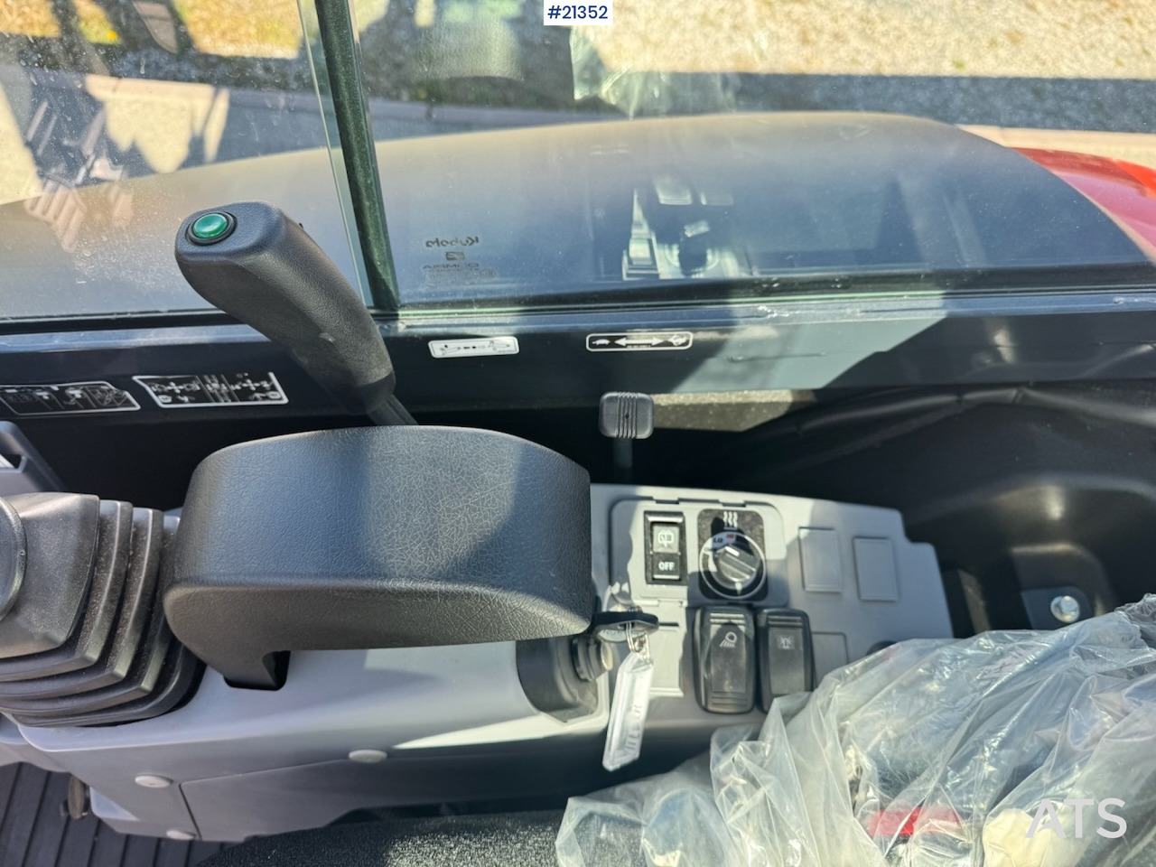 מיני מחפר Kubota KX027-4: תמונה 30