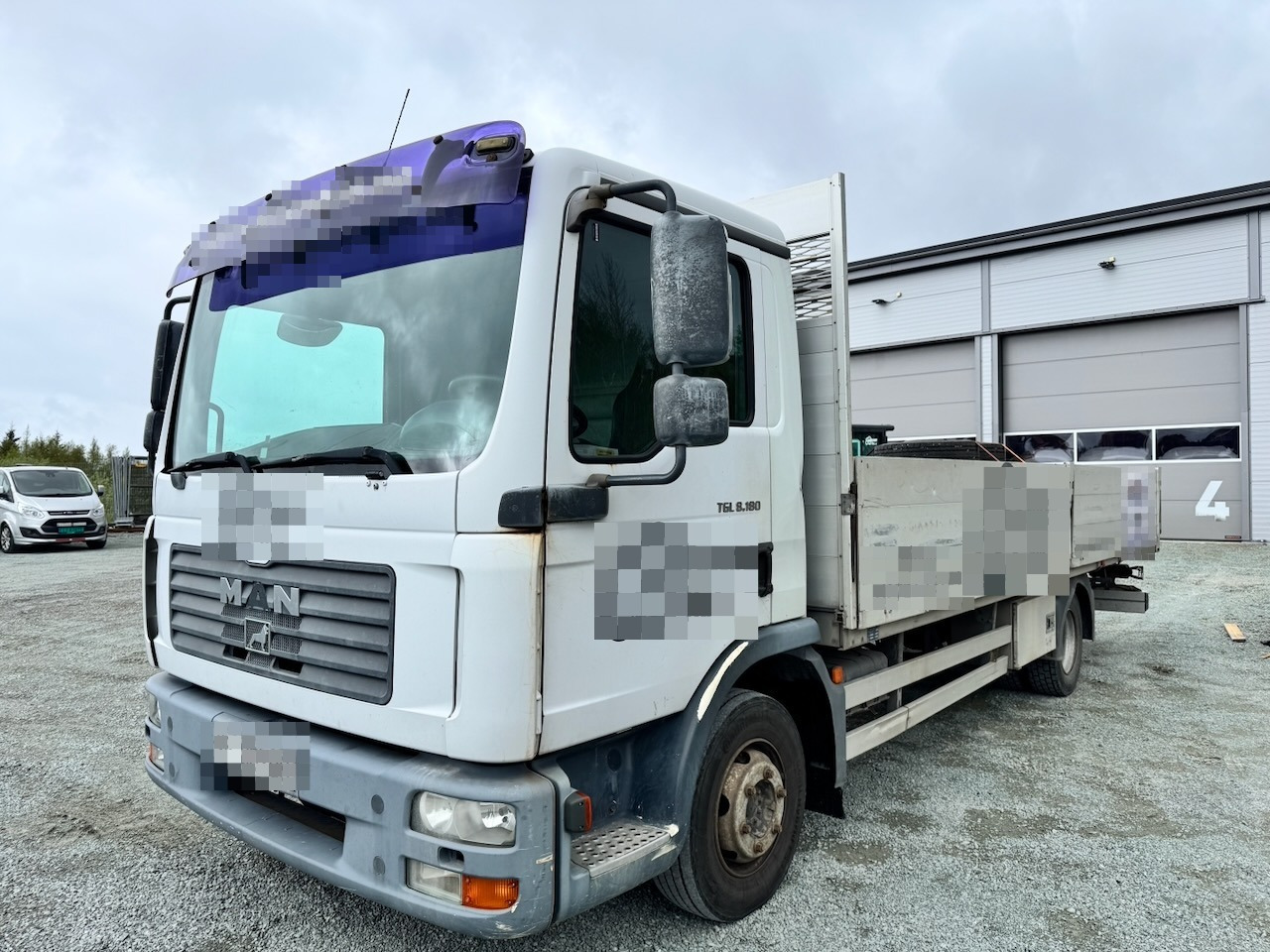 MAN TGL 8.180 - משאית צד נופל/ שטוחה: תמונה 1 MAN TGL 8.180 - משאית צד נופל/ שטוחה: תמונה 1