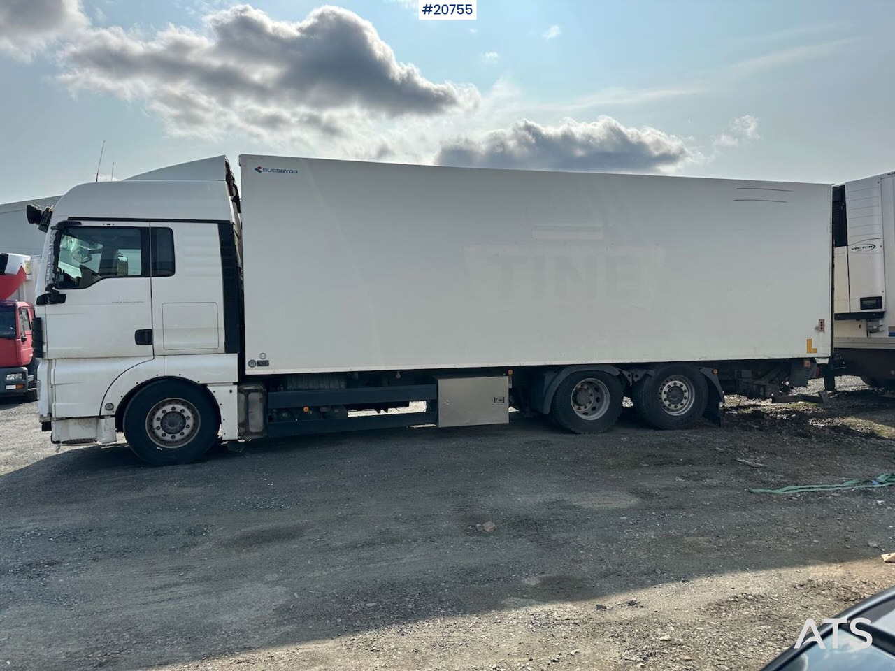 MAN TGX 26.480 6x2 skapbil m/ Bussbygg skap og lift - משאית תיבה: תמונה 5 MAN TGX 26.480 6x2 skapbil m/ Bussbygg skap og lift - משאית תיבה: תמונה 5
