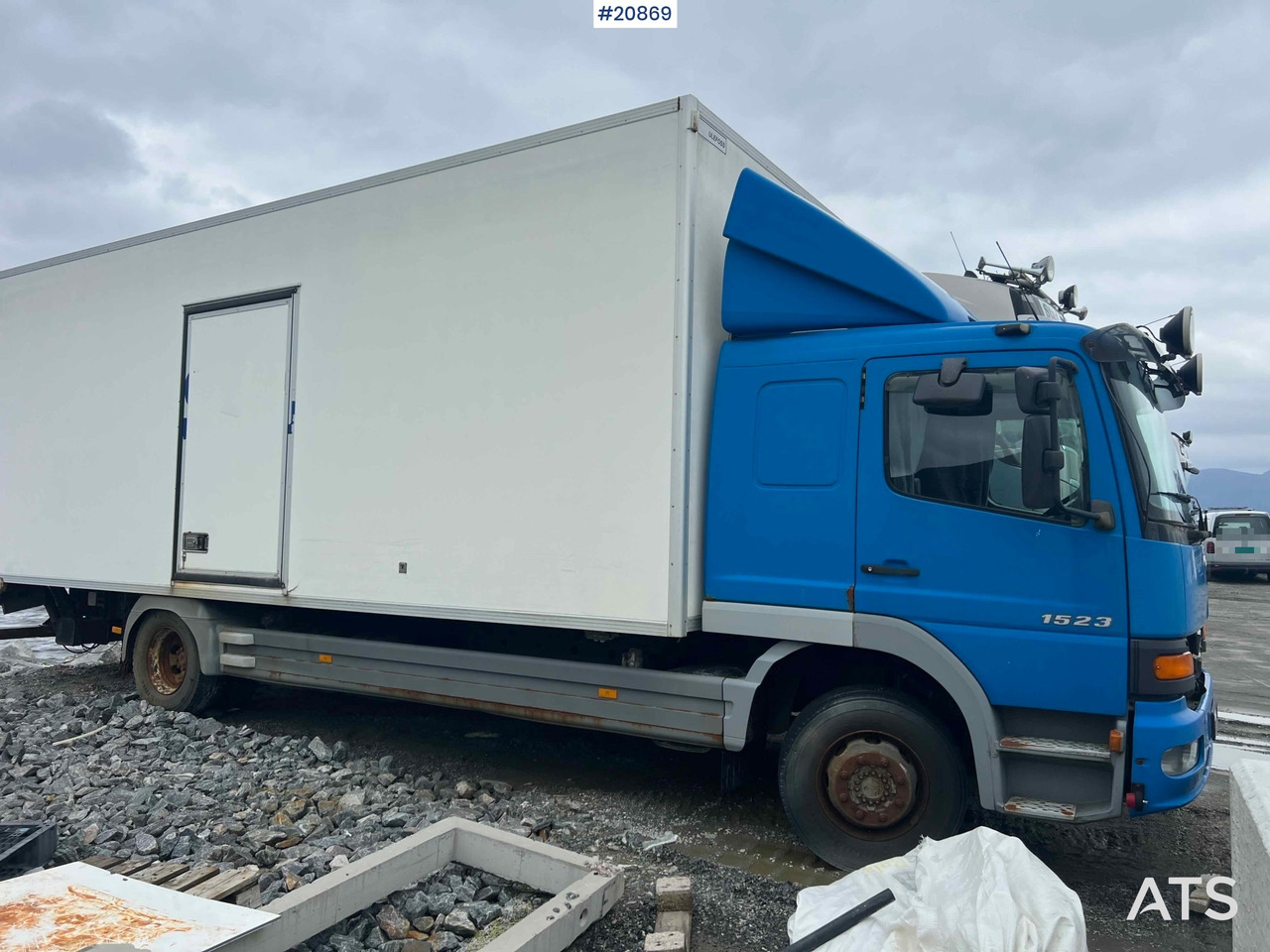 Mercedes 1523 - משאית תיבה: תמונה 5 Mercedes 1523 - משאית תיבה: תמונה 5