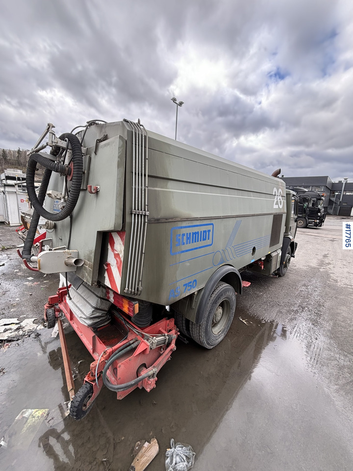 Mercedes 1824 - מטאטא כבישים: תמונה 4 Mercedes 1824 - מטאטא כבישים: תמונה 4
