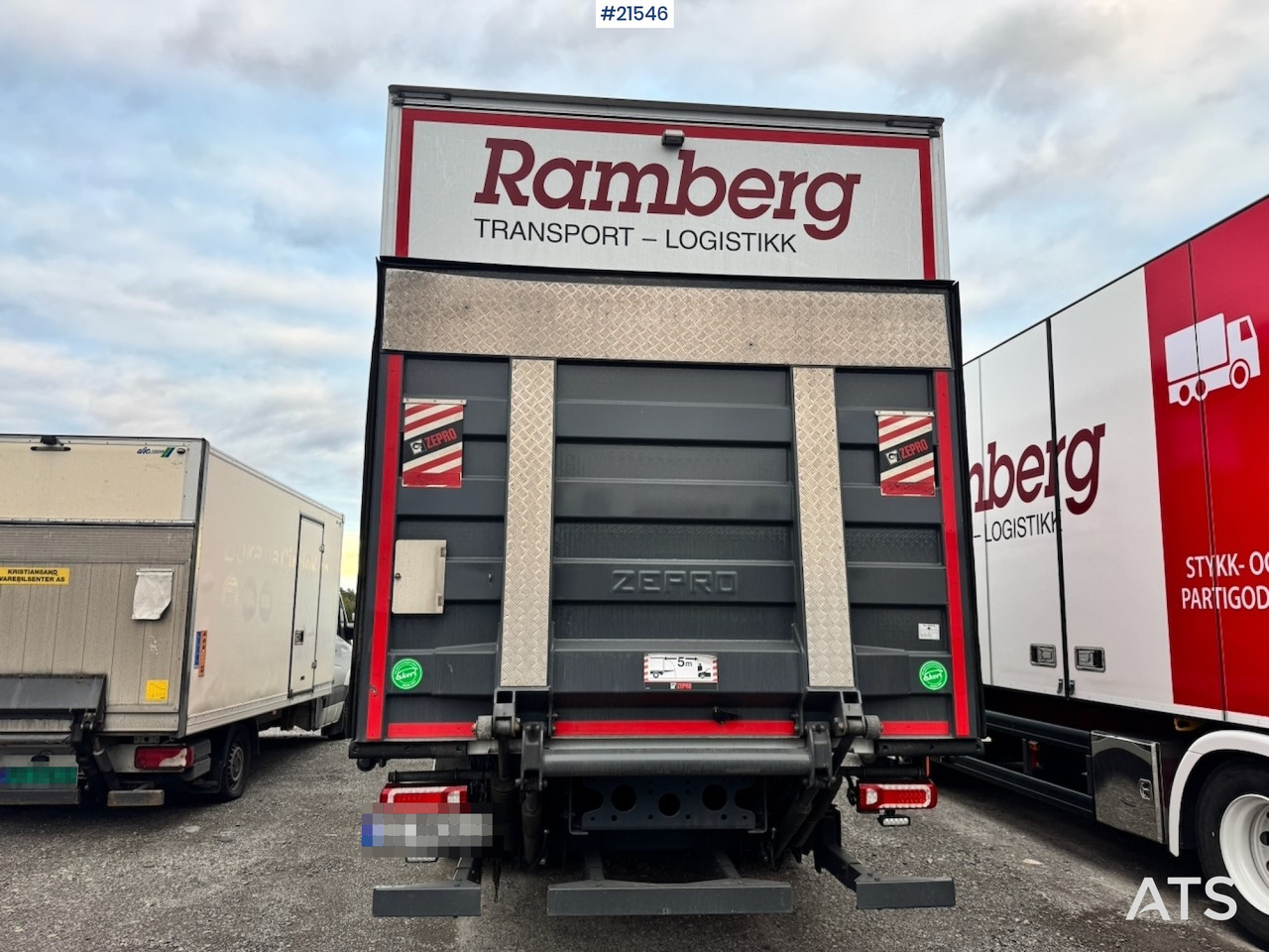 Mercedes Actros 1833 - משאית תיבה: תמונה 5 Mercedes Actros 1833 - משאית תיבה: תמונה 5