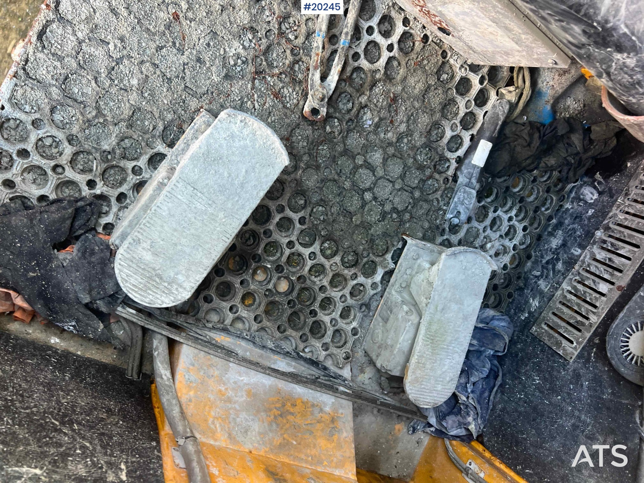 הַחכָּרָה Mercedes Actros 2641 6x4 M/ 2008 AMV 7450 Betong sprøyterigg påbygg Mercedes Actros 2641 6x4 M/ 2008 AMV 7450 Betong sprøyterigg påbygg: תמונה 39