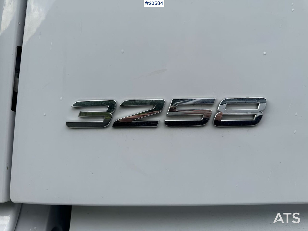 מזהיר Mercedes Arocs 3258: תמונה 24
