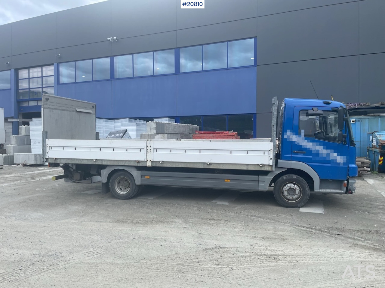 Mercedes Atego 815 - משאית צד נופל/ שטוחה: תמונה 1 Mercedes Atego 815 - משאית צד נופל/ שטוחה: תמונה 1
