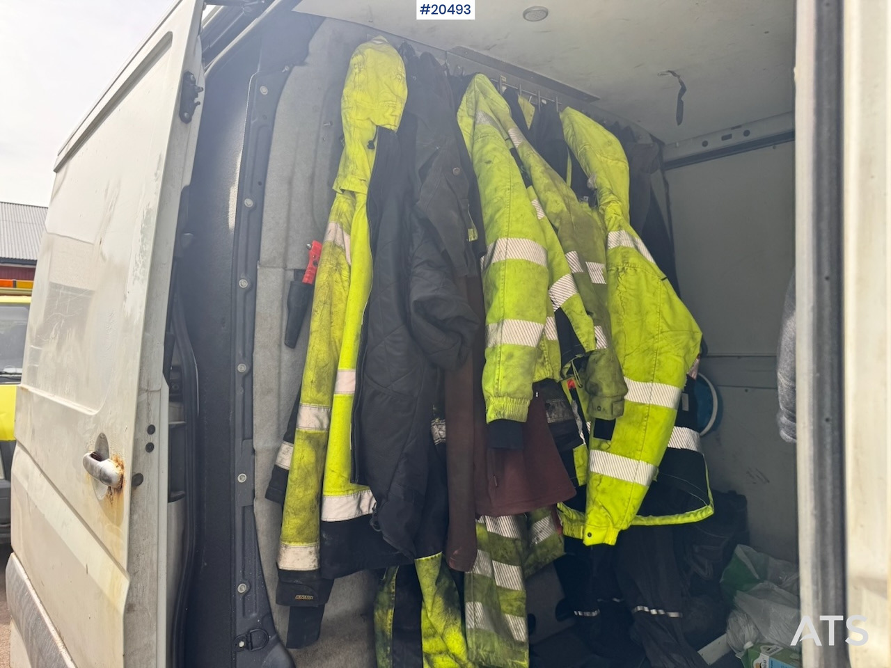 כלי רכב מסחרי עם לוח Mercedes Sprinter 316: תמונה 19