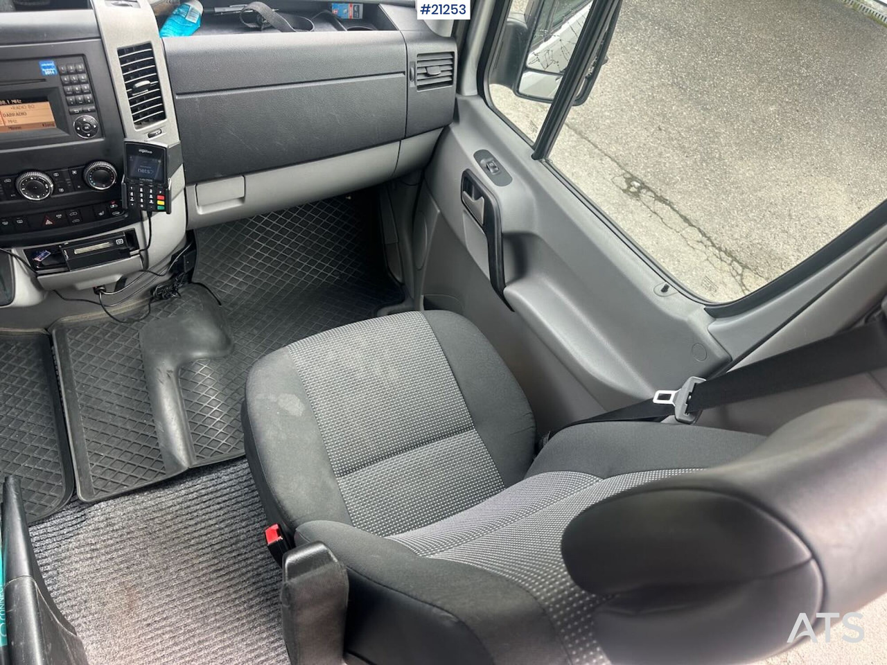 מיניבוס, כלי רכב מסחרי לנוסעים Mercedes Sprinter: תמונה 29