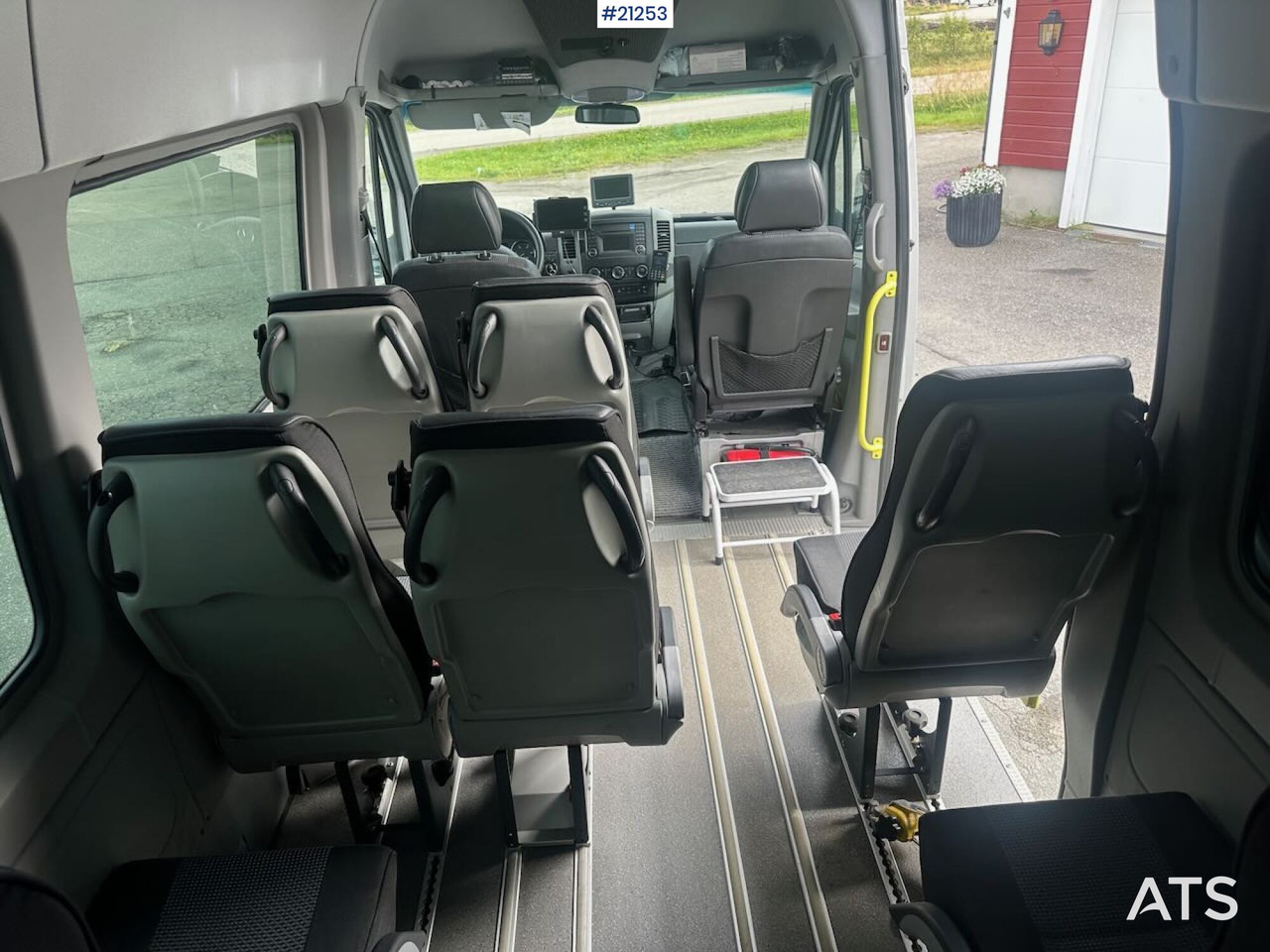 מיניבוס, כלי רכב מסחרי לנוסעים Mercedes Sprinter: תמונה 21