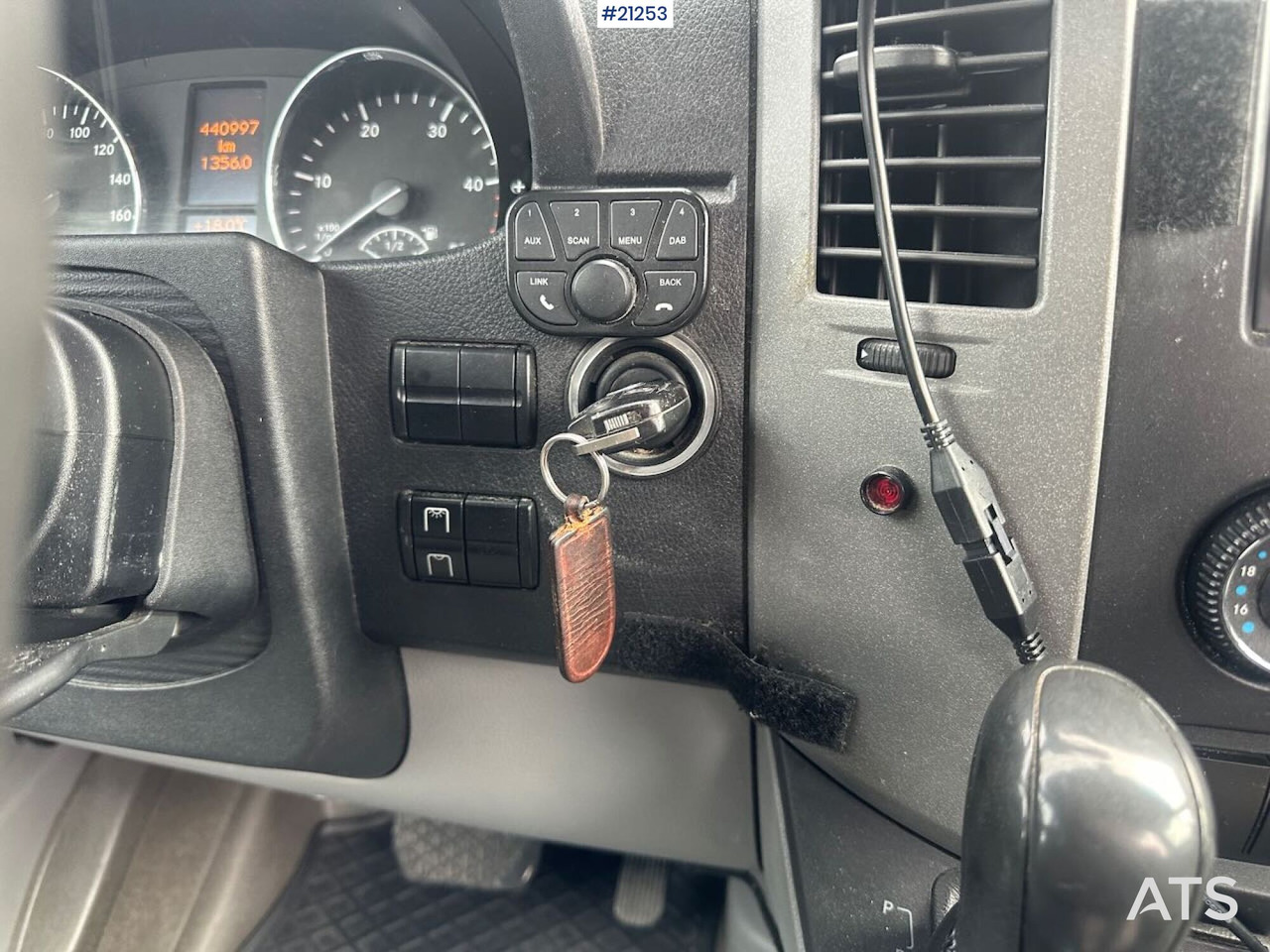 מיניבוס, כלי רכב מסחרי לנוסעים Mercedes Sprinter: תמונה 26