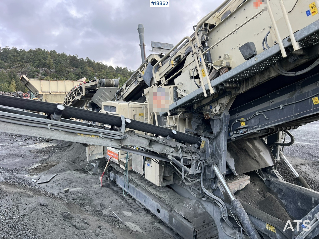 מגרסה ניידת Metso Lokotrack LT220D Finknuser m/ sikt, matekasse og transportbånd: תמונה 15