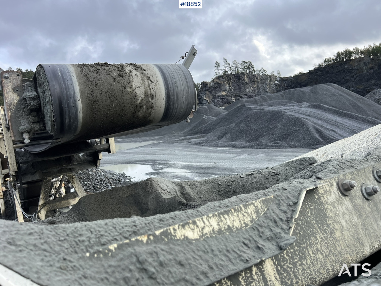 מגרסה ניידת Metso Lokotrack LT220D Finknuser m/ sikt, matekasse og transportbånd: תמונה 16