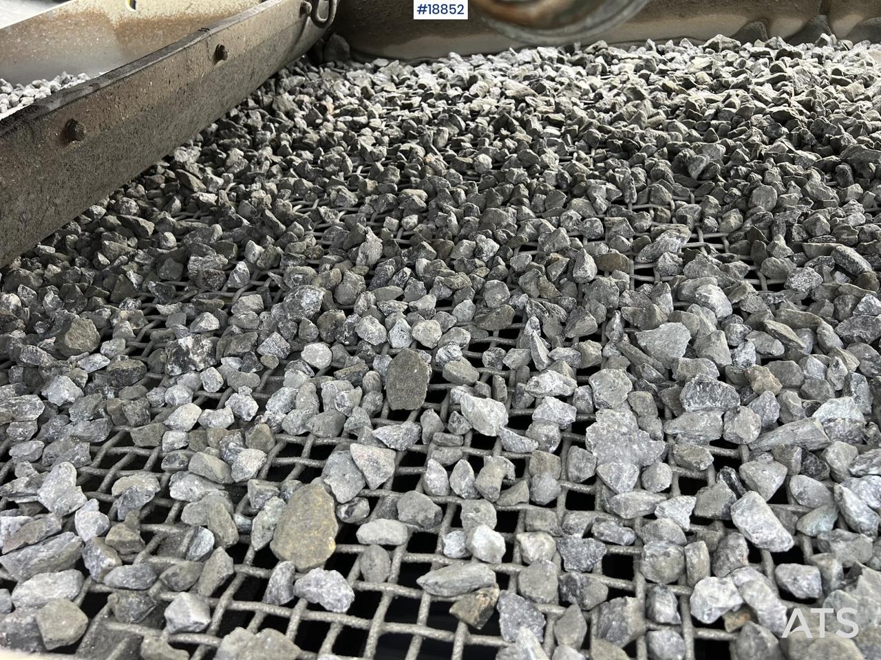 מגרסה ניידת Metso Lokotrack LT220D Finknuser m/ sikt, matekasse og transportbånd: תמונה 20