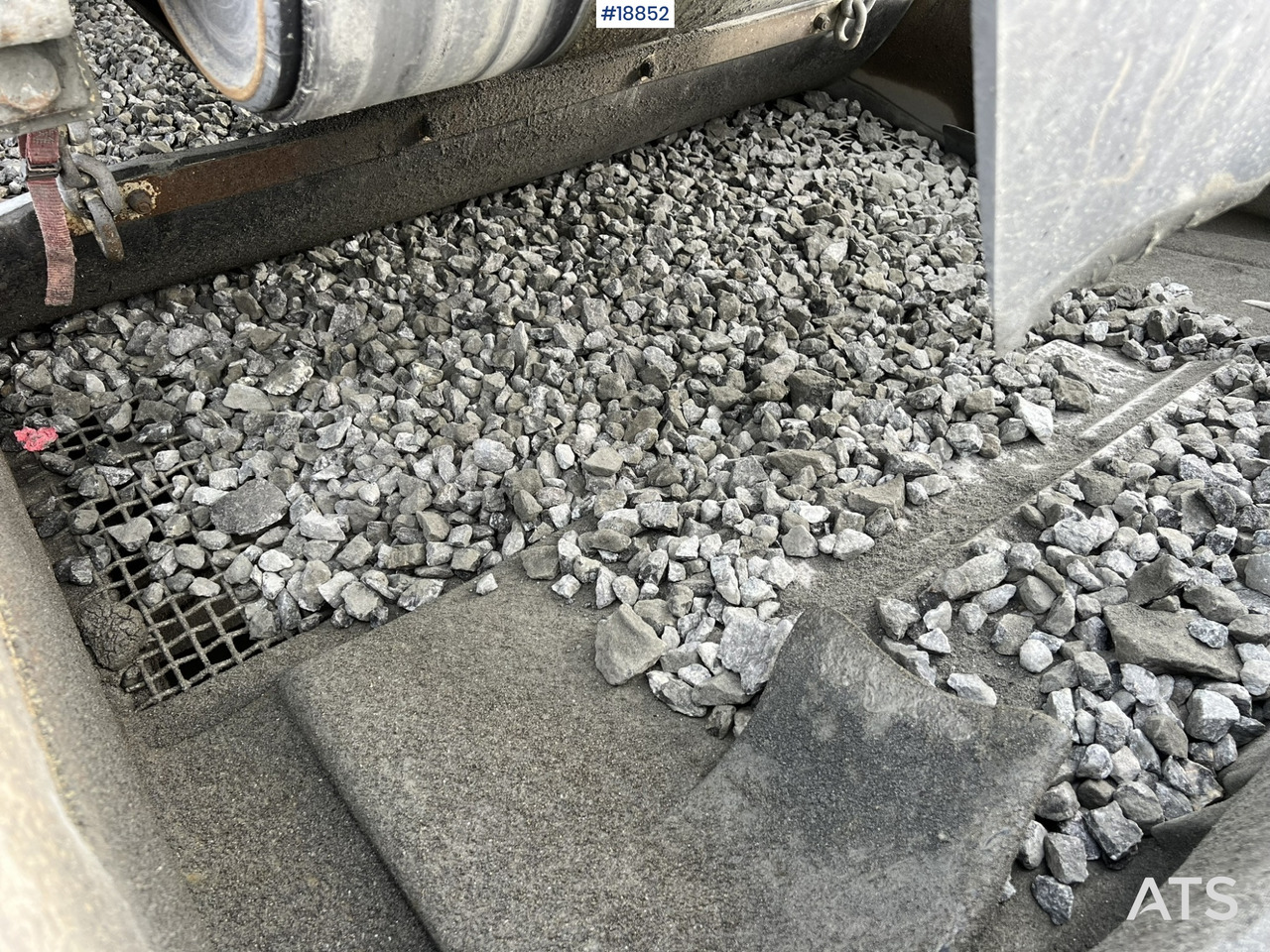 מגרסה ניידת Metso Lokotrack LT220D Finknuser m/ sikt, matekasse og transportbånd: תמונה 24