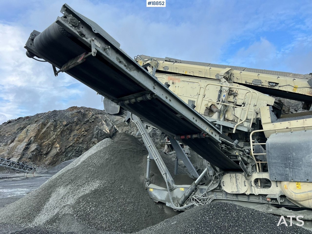 מגרסה ניידת Metso Lokotrack LT220D Finknuser m/ sikt, matekasse og transportbånd: תמונה 33