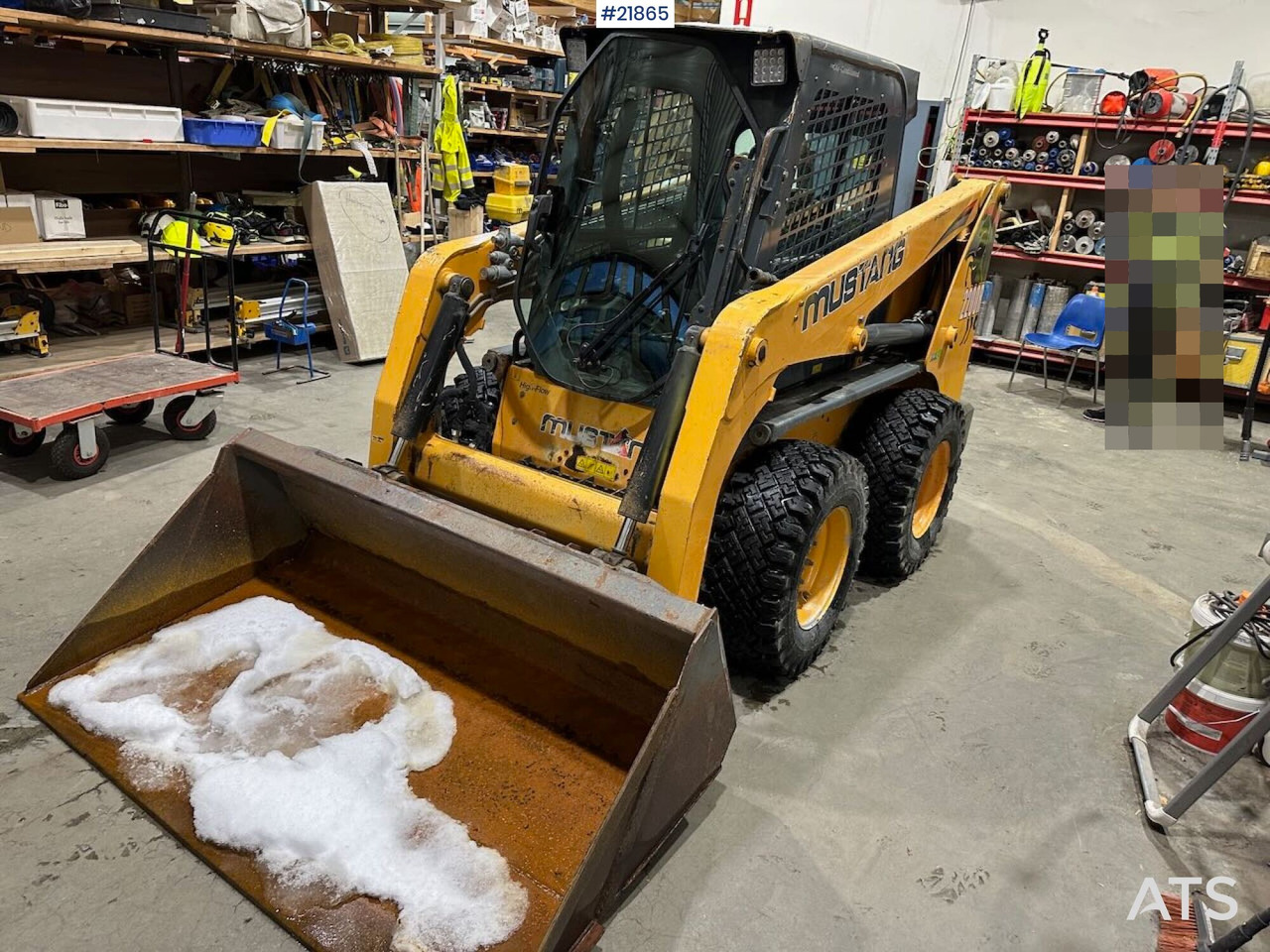 Mustang 220R kompaktlaster m/planeringskuffe og pallegafler - מעמיס היגוי החלקה: תמונה 2 Mustang 220R kompaktlaster m/planeringskuffe og pallegafler - מעמיס היגוי החלקה: תמונה 2