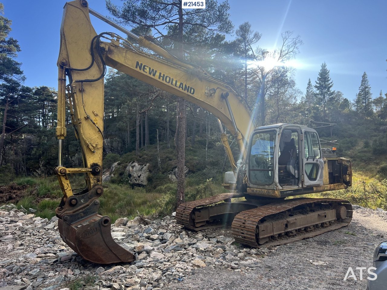 New Holland E215 Gravemaskin - מחפר סורק: תמונה 1 New Holland E215 Gravemaskin - מחפר סורק: תמונה 1