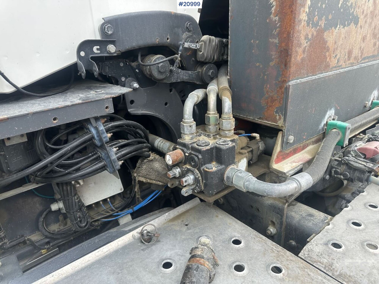 יחידת טרקטור Scania 480: תמונה 27