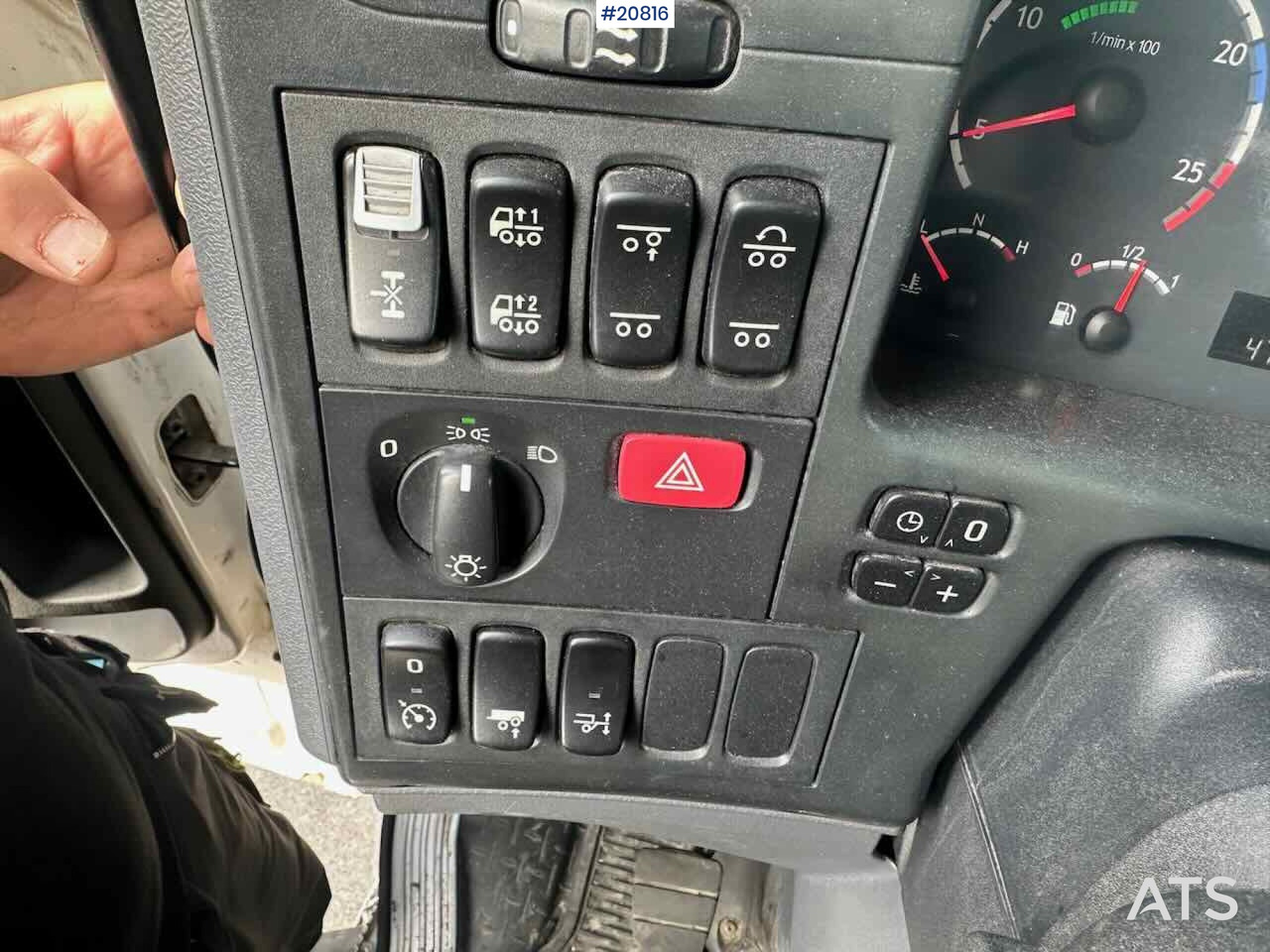 משאית תיבה Scania R480: תמונה 19