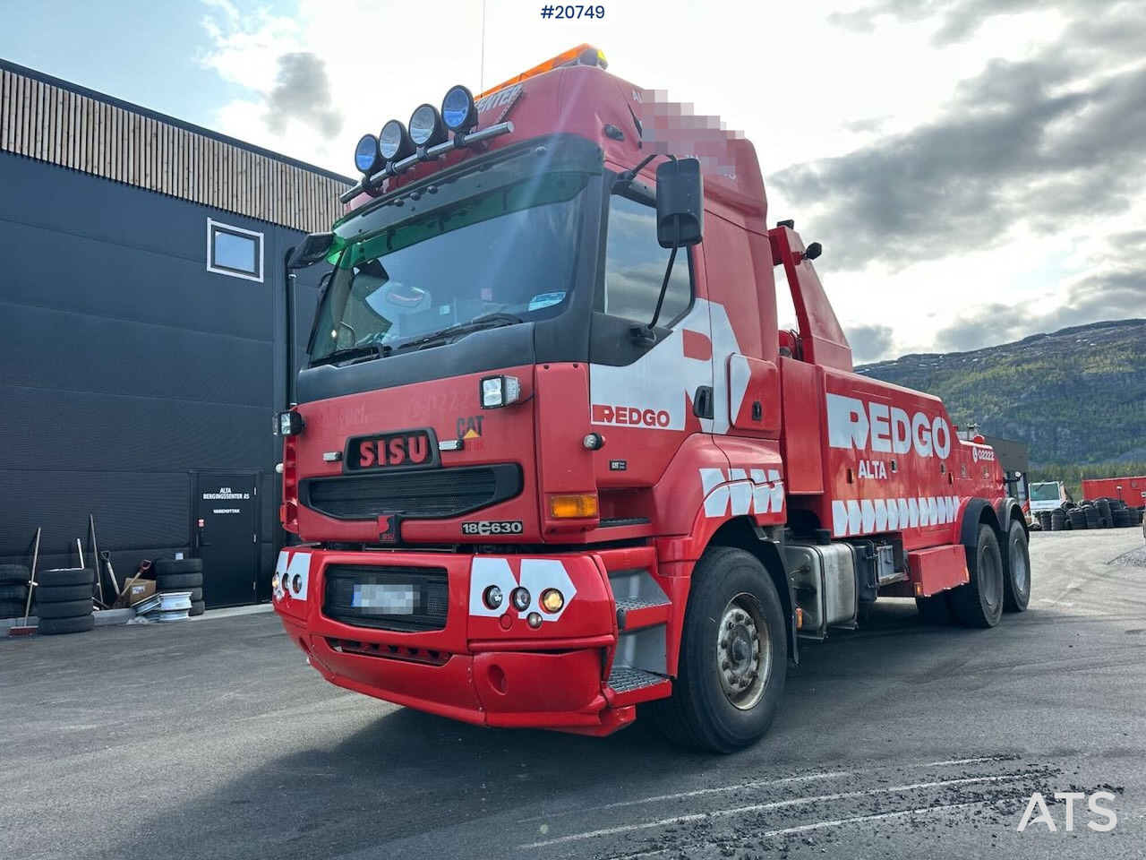 Sisu E18M 6x4 tungberger m/ EKA påbygg og kjettinger. SE VIDEO - משאית גרירה: תמונה 2 Sisu E18M 6x4 tungberger m/ EKA påbygg og kjettinger. SE VIDEO - משאית גרירה: תמונה 2