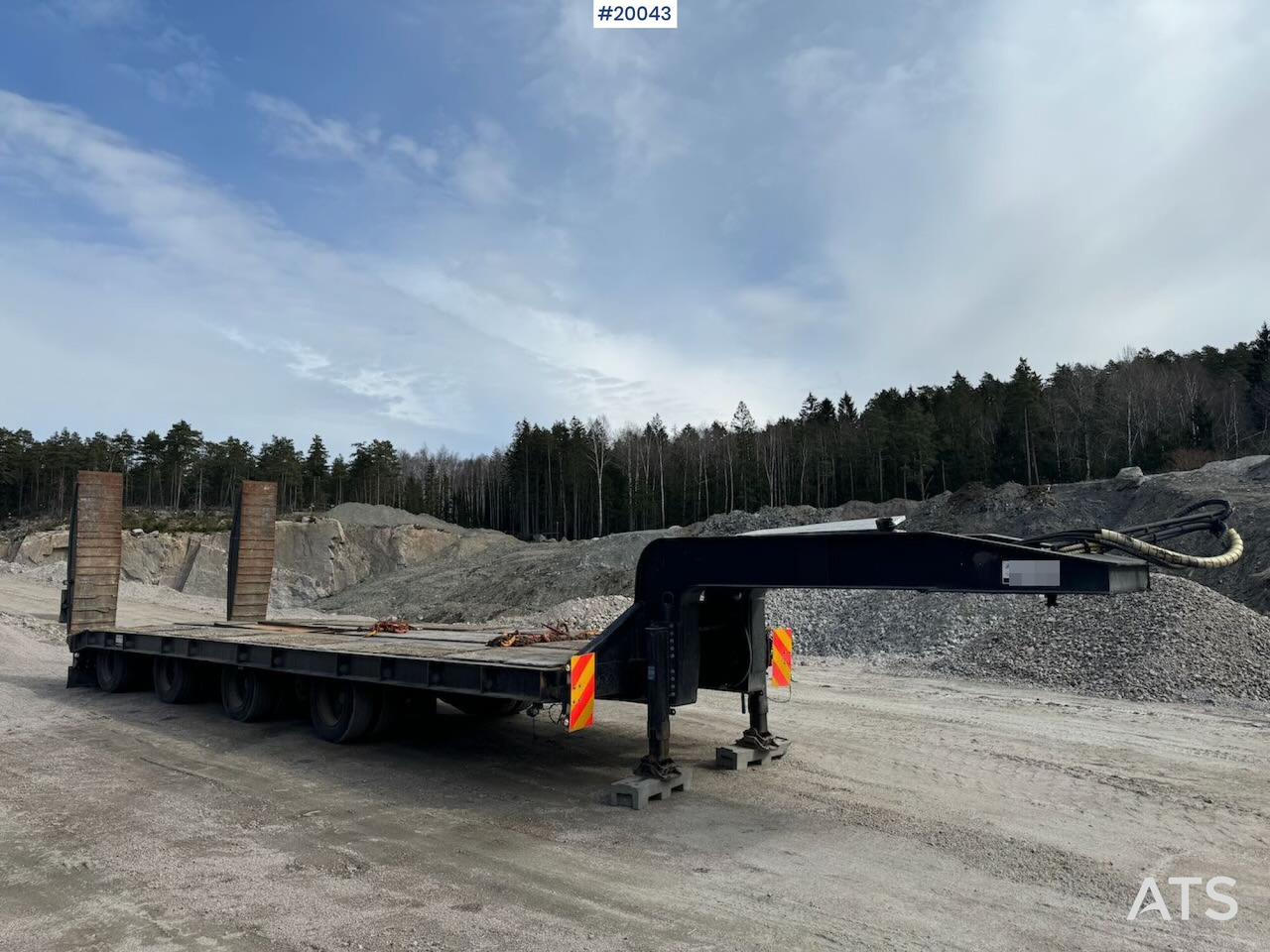 Vang SHSL 1111 - סמיטריילר עם מטען נמוך: תמונה 1 Vang SHSL 1111 - סמיטריילר עם מטען נמוך: תמונה 1