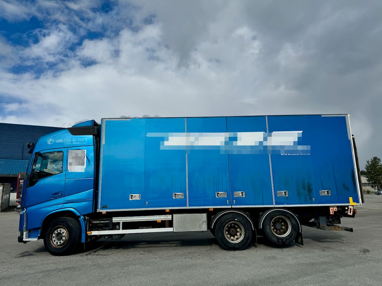 Volvo FH540 - משאית תיבה: תמונה 2 Volvo FH540 - משאית תיבה: תמונה 2