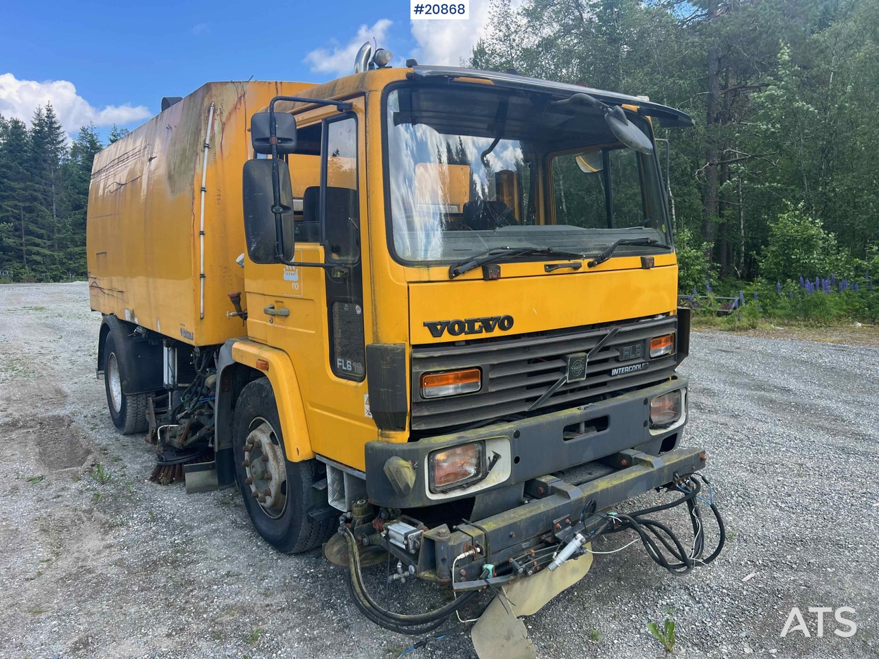 Volvo FL616 - מטאטא כבישים: תמונה 1 Volvo FL616 - מטאטא כבישים: תמונה 1