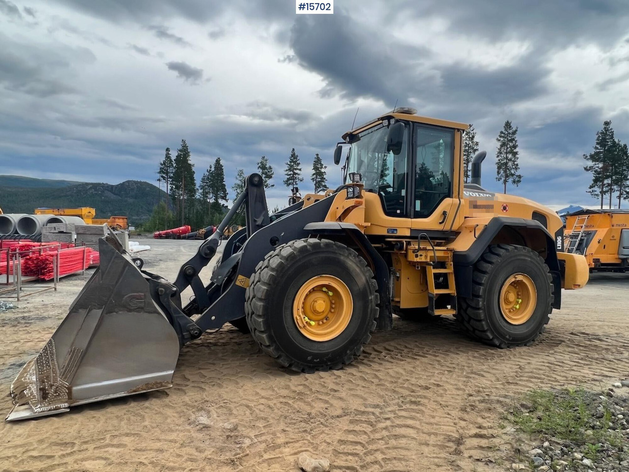 Volvo L110G - מעמיס גלגלים: תמונה 2 Volvo L110G - מעמיס גלגלים: תמונה 2