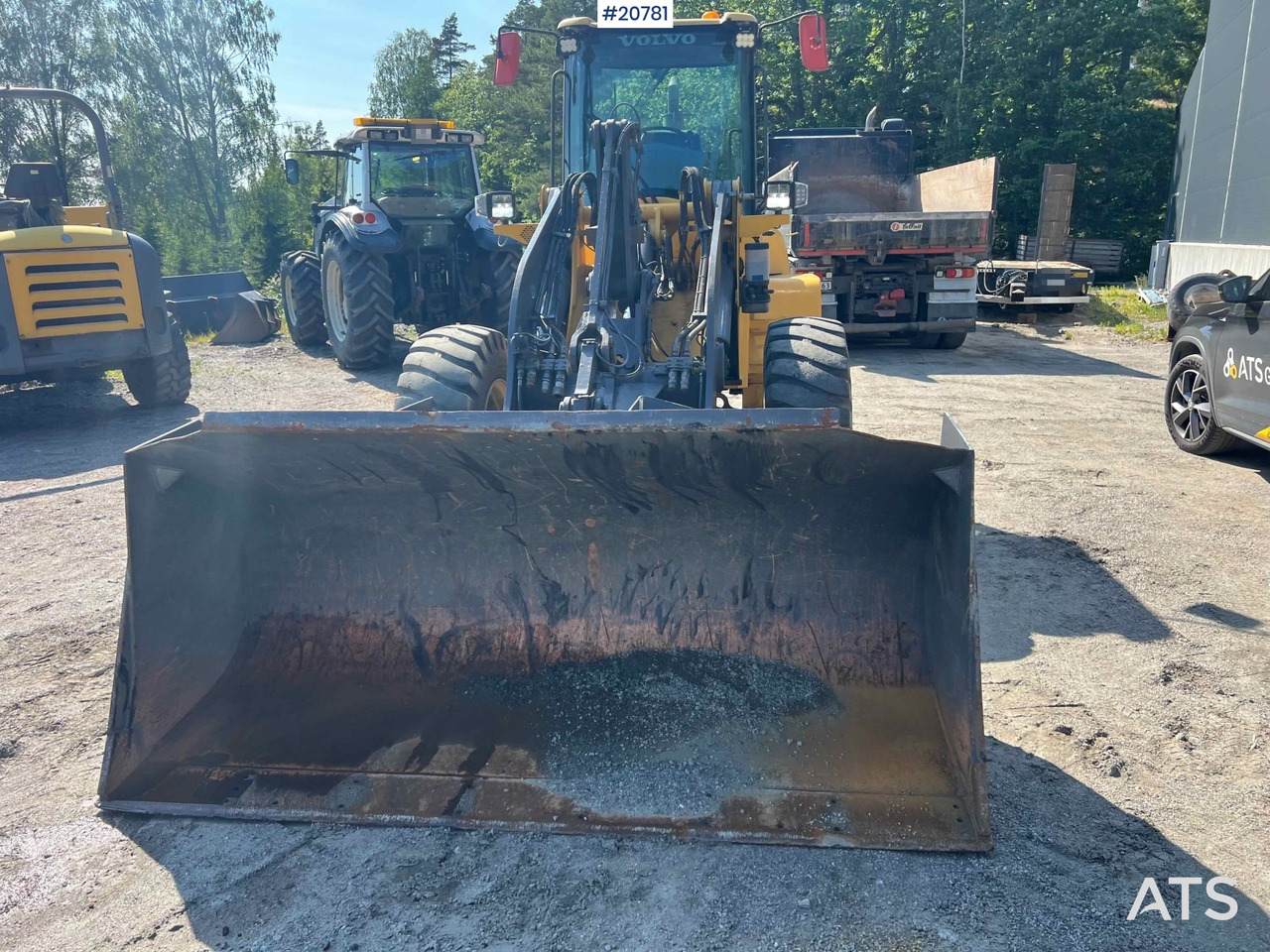 Volvo L45B - מעמיס גלגלים: תמונה 5 Volvo L45B - מעמיס גלגלים: תמונה 5