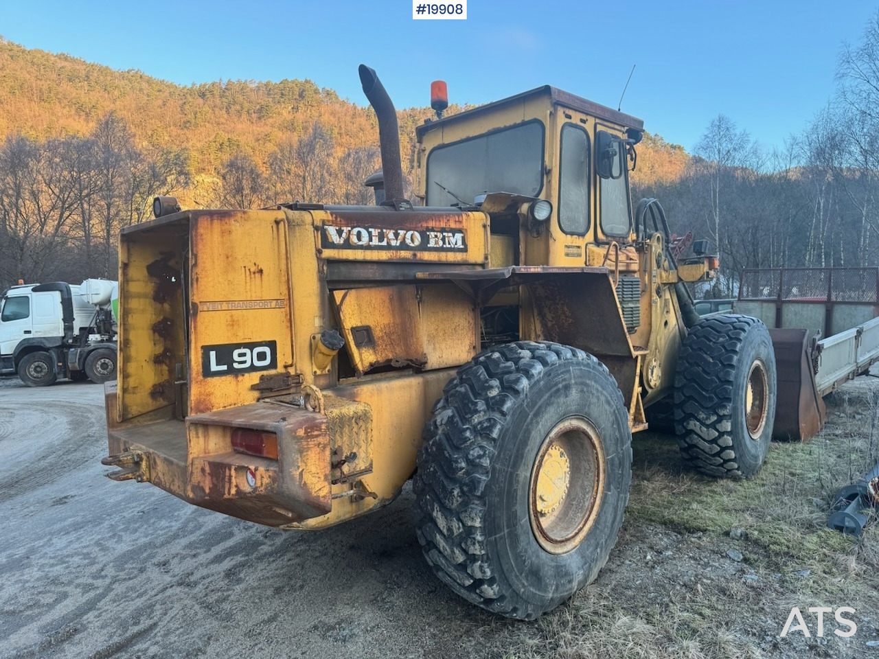 Volvo L90 - מעמיס גלגלים: תמונה 4 Volvo L90 - מעמיס גלגלים: תמונה 4