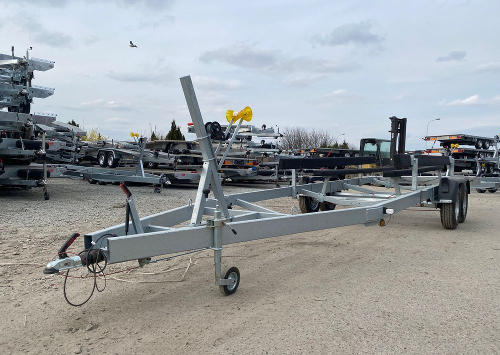 Boro PRZYCZEPA PODŁODZIOWA STYL AMERYKAŃSKI 7,80M - נגרר לסירה: תמונה 2 Boro PRZYCZEPA PODŁODZIOWA STYL AMERYKAŃSKI 7,80M - נגרר לסירה: תמונה 2