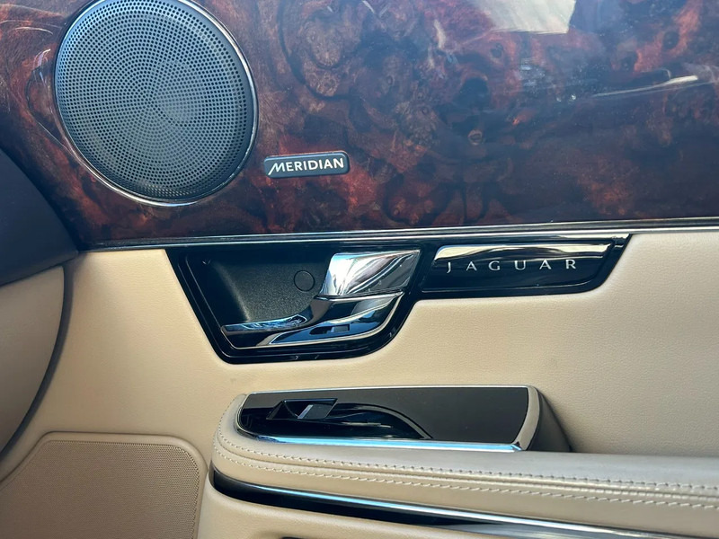 הַחכָּרָה Jaguar XJ 3.0 V6D 275 PK /AUTOM / PANO DAK / VOL LEDER / MERIDAN / EXPORT PRICE Jaguar XJ 3.0 V6D 275 PK /AUTOM / PANO DAK / VOL LEDER / MERIDAN / EXPORT PRICE: תמונה 9 הַחכָּרָה Jaguar XJ 3.0 V6D 275 PK /AUTOM / PANO DAK / VOL LEDER / MERIDAN / EXPORT PRICE Jaguar XJ 3.0 V6D 275 PK /AUTOM / PANO DAK / VOL LEDER / MERIDAN / EXPORT PRICE: תמונה 9