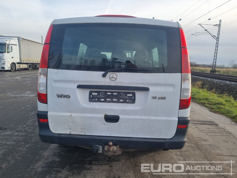 2005 Mercedes Benz Vito - כלי רכב מסחרי: תמונה 4 2005 Mercedes Benz Vito - כלי רכב מסחרי: תמונה 4