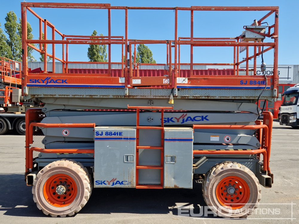2010 SkyJack SJ8841ECE - פלטפורמה אווירית: תמונה 5 2010 SkyJack SJ8841ECE - פלטפורמה אווירית: תמונה 5