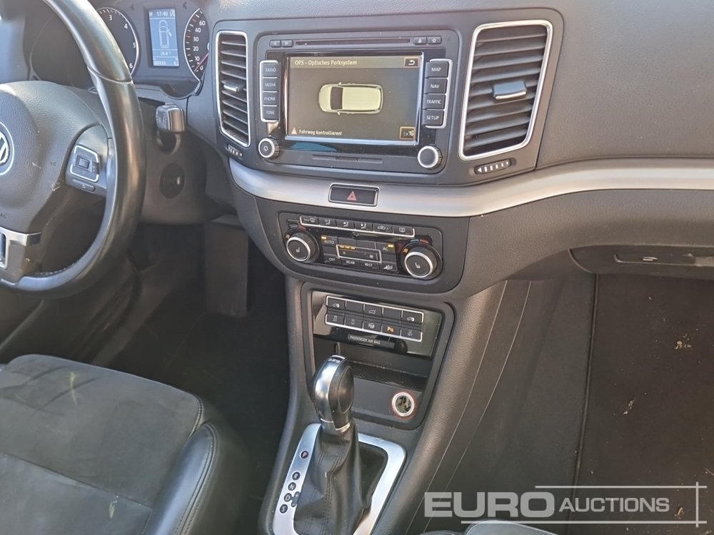 מכונית 2010 Volkswagen Sharan: תמונה 28
