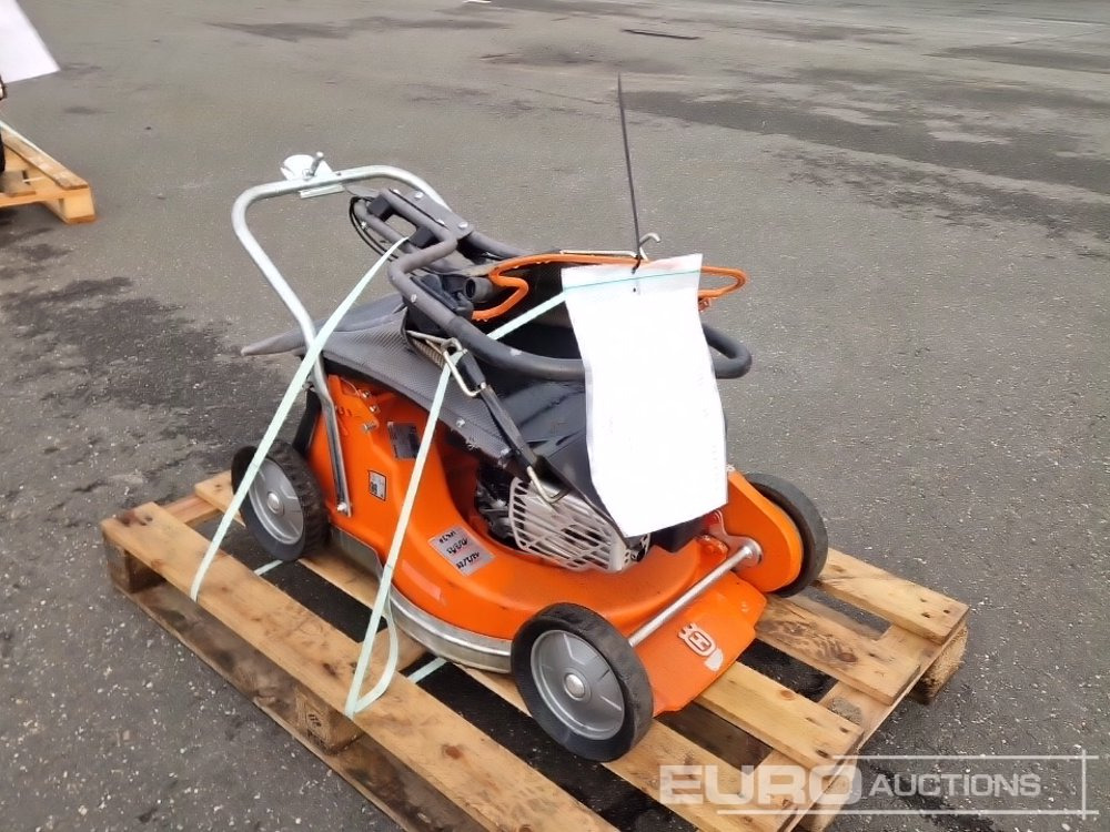 2011 Husqvarna WC 48 Se Walk Behind Petrol Lawnmower - ציוד בנייה: תמונה 2 2011 Husqvarna WC 48 Se Walk Behind Petrol Lawnmower - ציוד בנייה: תמונה 2
