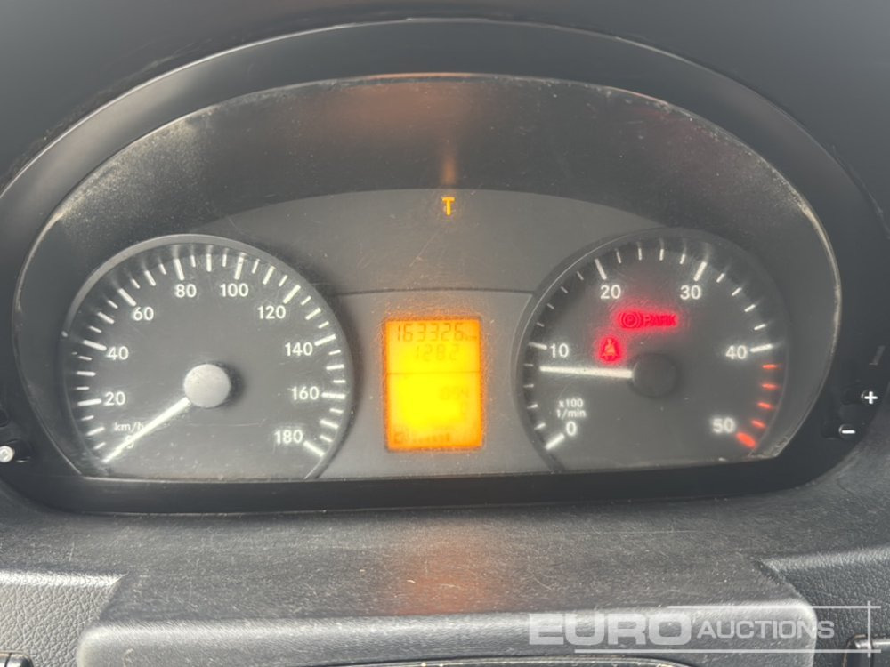 כלי רכב מסחרי מזהיר 2013 Mercedes-Benz 513 CDI: תמונה 29