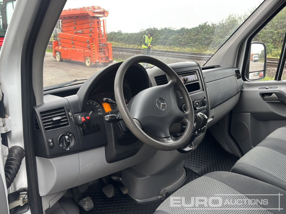 כלי רכב מסחרי מזהיר 2013 Mercedes-Benz 513 CDI: תמונה 23