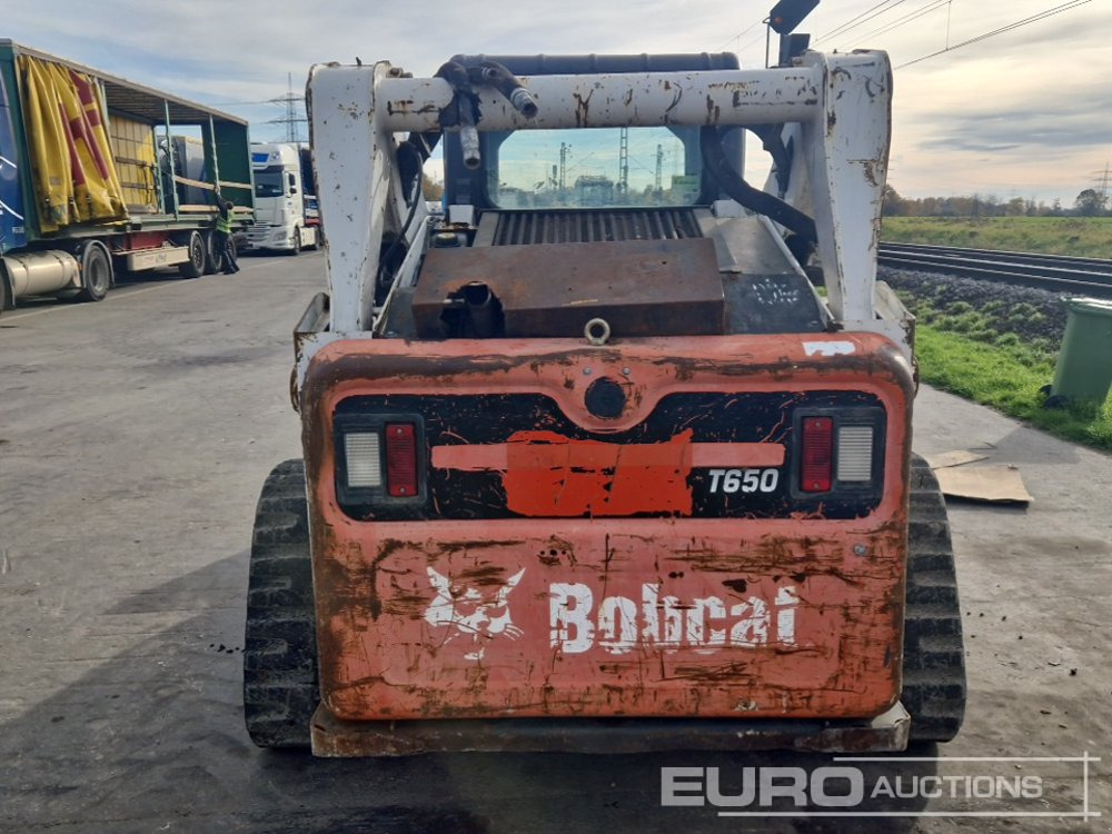 2014 Bobcat T650 - מעמיס היגוי החלקה: תמונה 4 2014 Bobcat T650 - מעמיס היגוי החלקה: תמונה 4