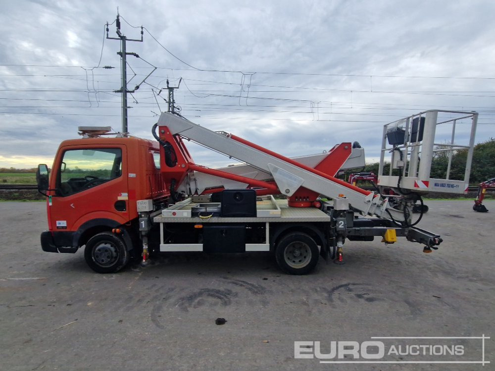 2014 Nissan Cabstar 35.12 - פלטפורמה אווירית מותקנת על משאית: תמונה 2 2014 Nissan Cabstar 35.12 - פלטפורמה אווירית מותקנת על משאית: תמונה 2