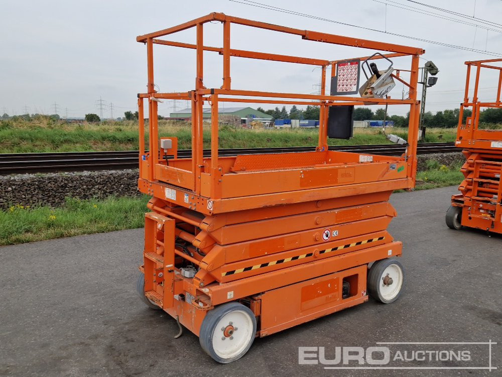 2014 SkyJack SJ111-4626 - פלטפורמה אווירית: תמונה 1 2014 SkyJack SJ111-4626 - פלטפורמה אווירית: תמונה 1