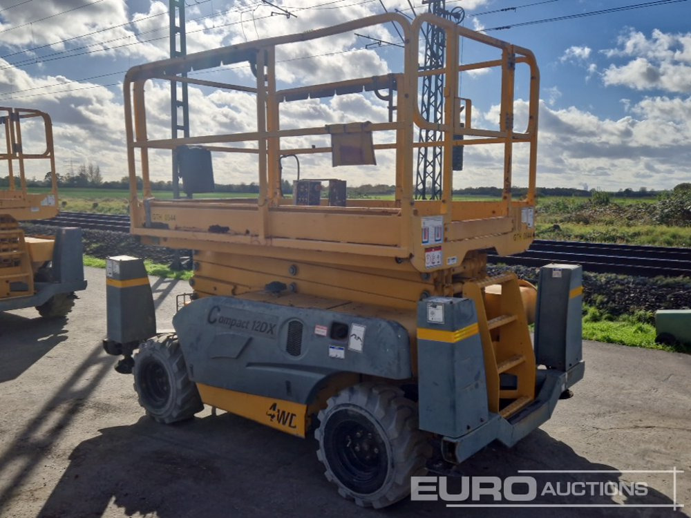 2017 Haulotte Compact 12DX - מעלית מספריים: תמונה 3 2017 Haulotte Compact 12DX - מעלית מספריים: תמונה 3