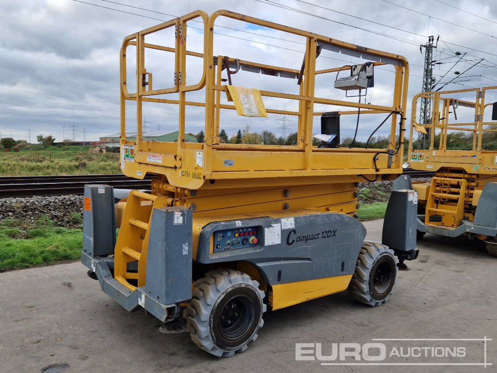 2017 Haulotte Compact 12DX - מעלית מספריים: תמונה 1 2017 Haulotte Compact 12DX - מעלית מספריים: תמונה 1