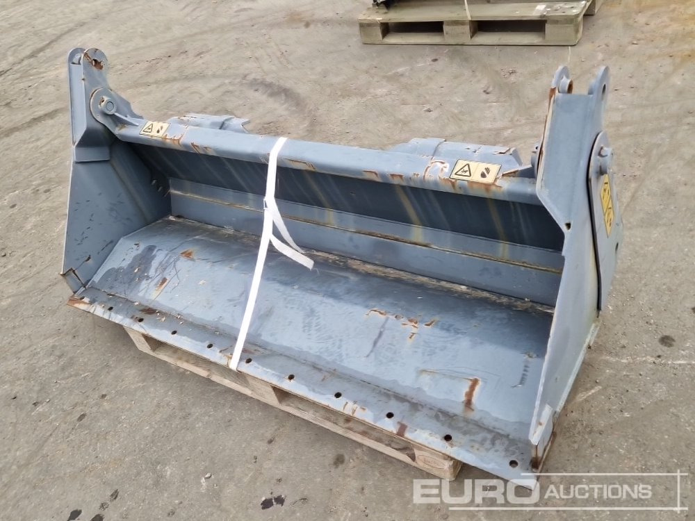 54" 4in1 Front Loading Bucket to suit Gehl 1650R/1650RT/1900 - דלי: תמונה 1 54" 4in1 Front Loading Bucket to suit Gehl 1650R/1650RT/1900 - דלי: תמונה 1