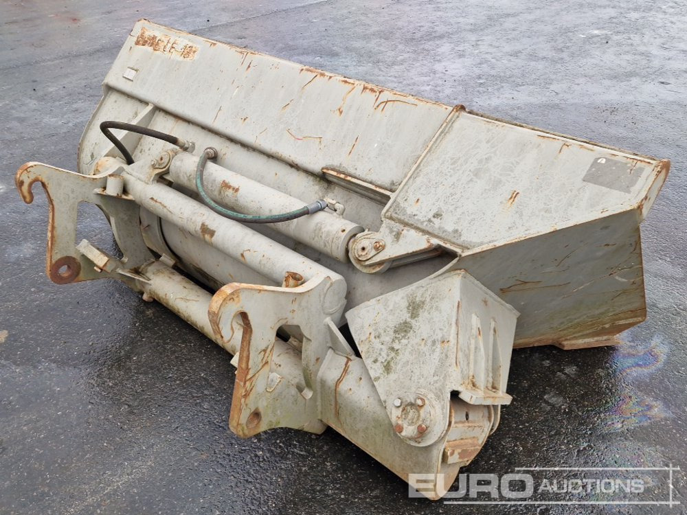 70" Front Liading Hydraulic Side Tip Bucket to suit Atlas Wheeled Loader - דלי: תמונה 3 70" Front Liading Hydraulic Side Tip Bucket to suit Atlas Wheeled Loader - דלי: תמונה 3