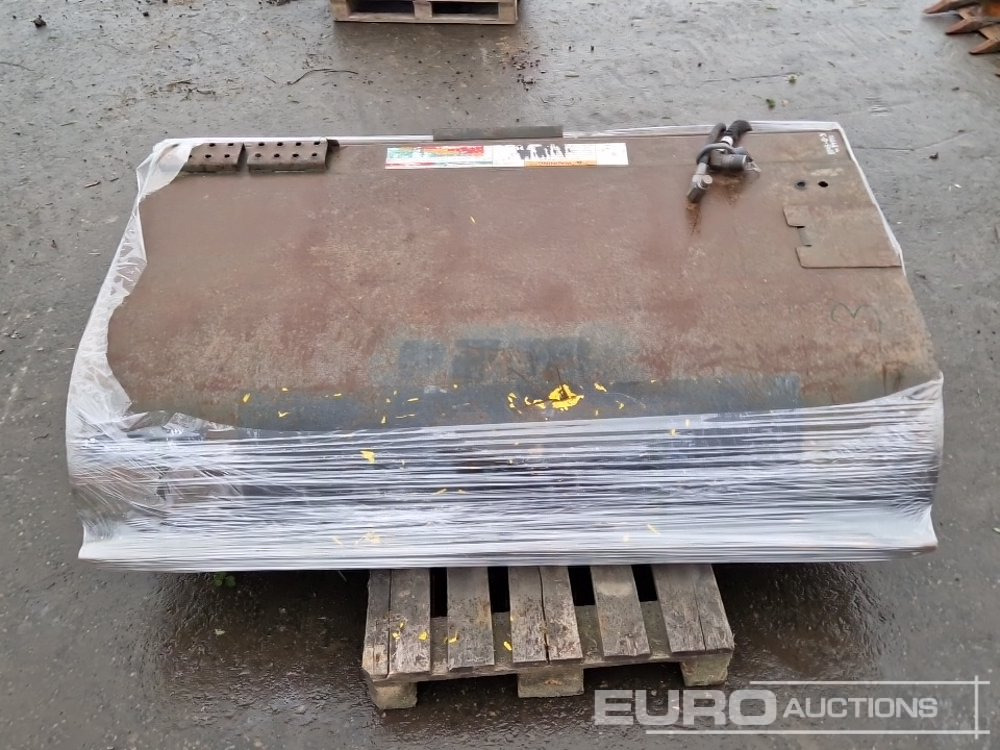 Bobcat Sweeper to suit Bobcat S530 Skidsteer Loader - צרופה עבור מעמיס היגוי החלקה: תמונה 5 Bobcat Sweeper to suit Bobcat S530 Skidsteer Loader - צרופה עבור מעמיס היגוי החלקה: תמונה 5