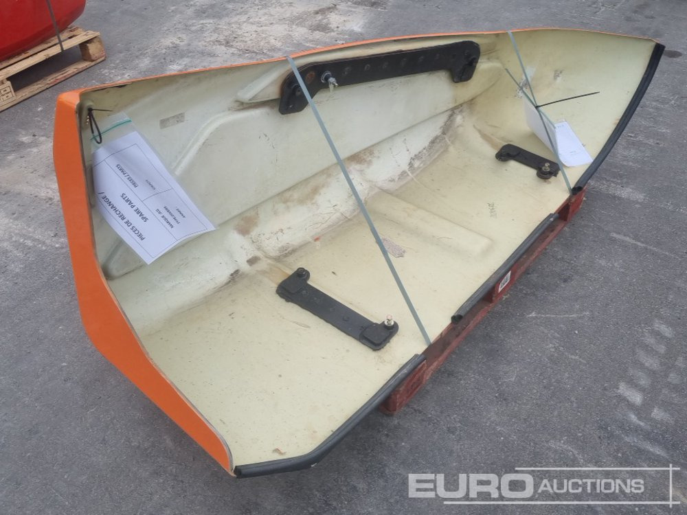Bonnet to suit JLG Manlift - חלקי חילוף: תמונה 3 Bonnet to suit JLG Manlift - חלקי חילוף: תמונה 3