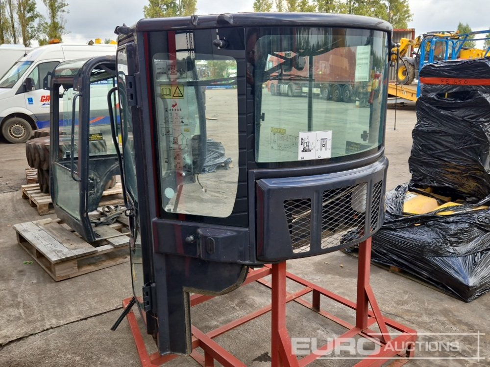 Cabin to suit Yanmar Excavator - חלקי חילוף עבור מחפר: תמונה 2 Cabin to suit Yanmar Excavator - חלקי חילוף עבור מחפר: תמונה 2
