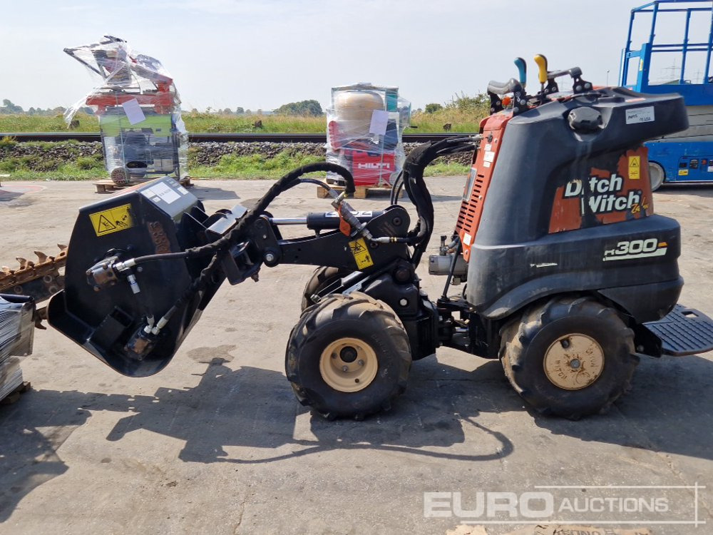 Ditch Witch R300 - טרנצ'ר: תמונה 2 Ditch Witch R300 - טרנצ'ר: תמונה 2