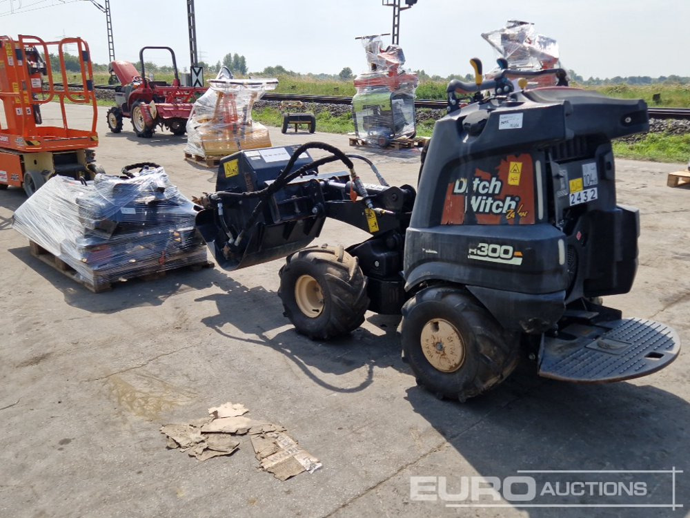 Ditch Witch R300 - טרנצ'ר: תמונה 3 Ditch Witch R300 - טרנצ'ר: תמונה 3